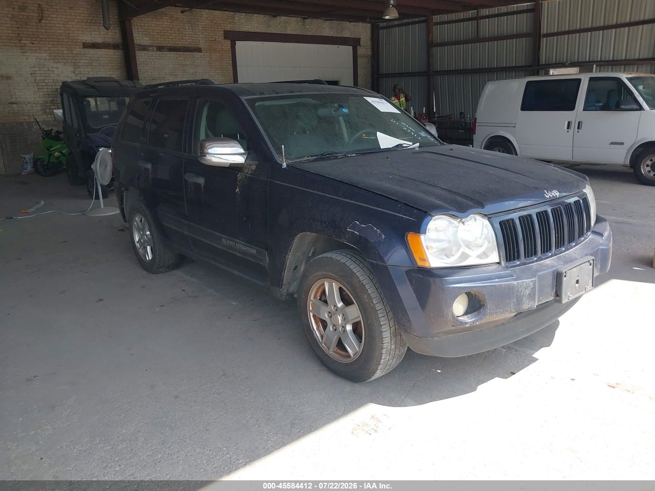 1J4HS48NX6C****** · 2006 JEEP GRAND CHEROKEE LAREDO