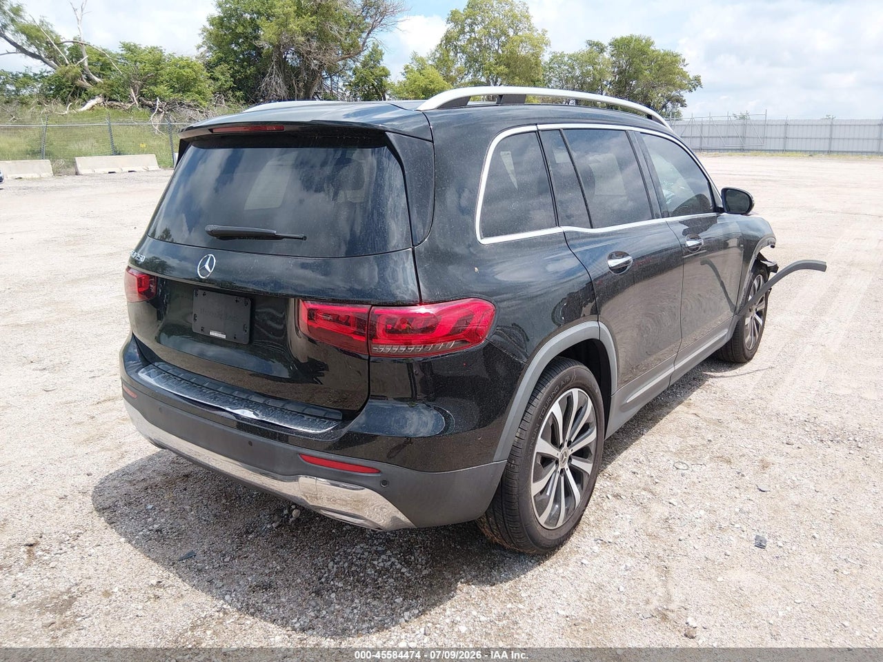 2022 MERCEDES-BENZ GLB 250   · 4/11