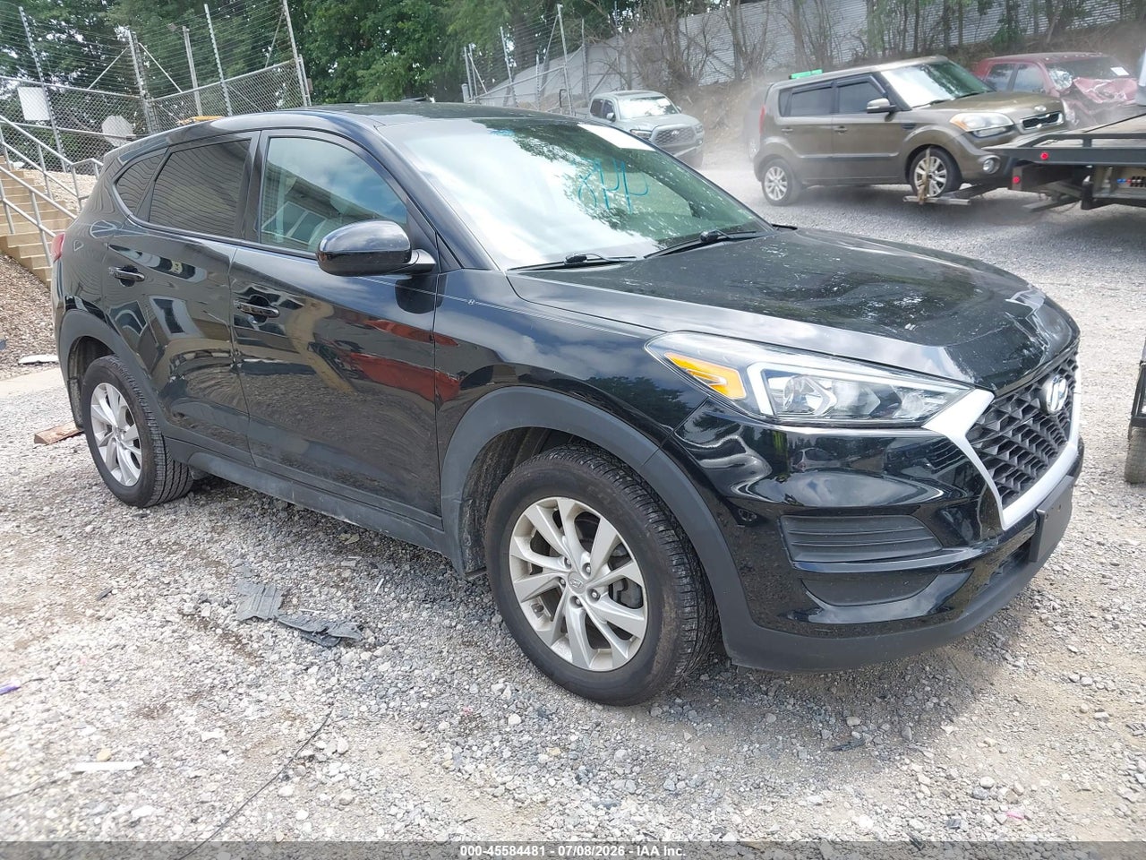 KM8J2CA41KU****** · 2019 HYUNDAI TUCSON SE