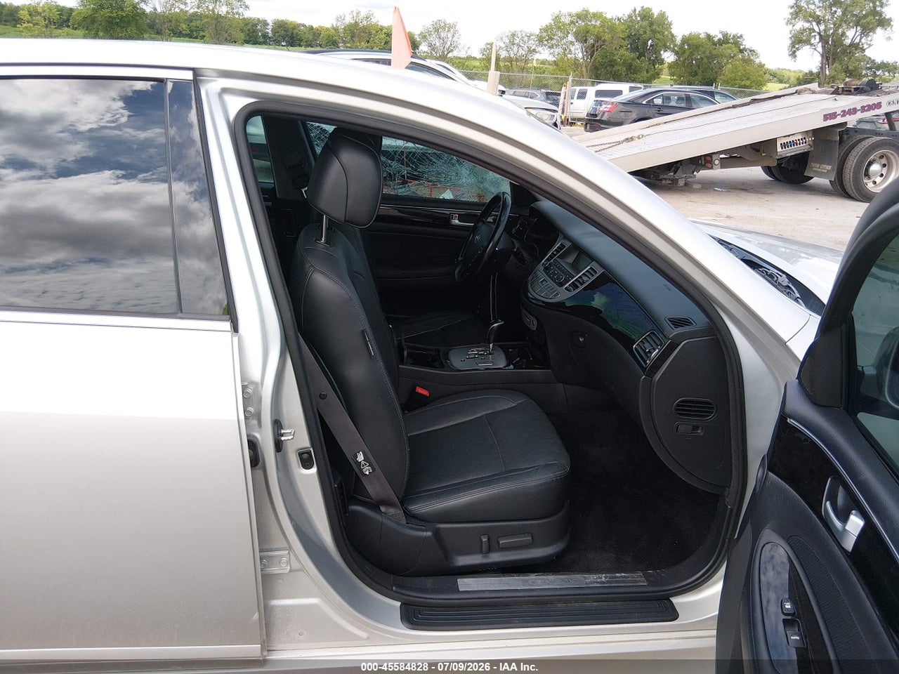 2013 HYUNDAI GENESIS 3.8 · 5/11
