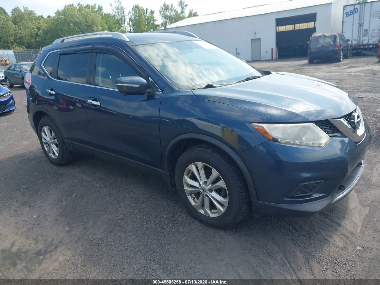 KNMAT2MT4FP****** · 2015 NISSAN ROGUE SV