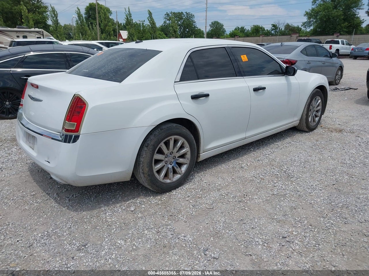 2011 CHRYSLER 300 LIMITED · 4/11