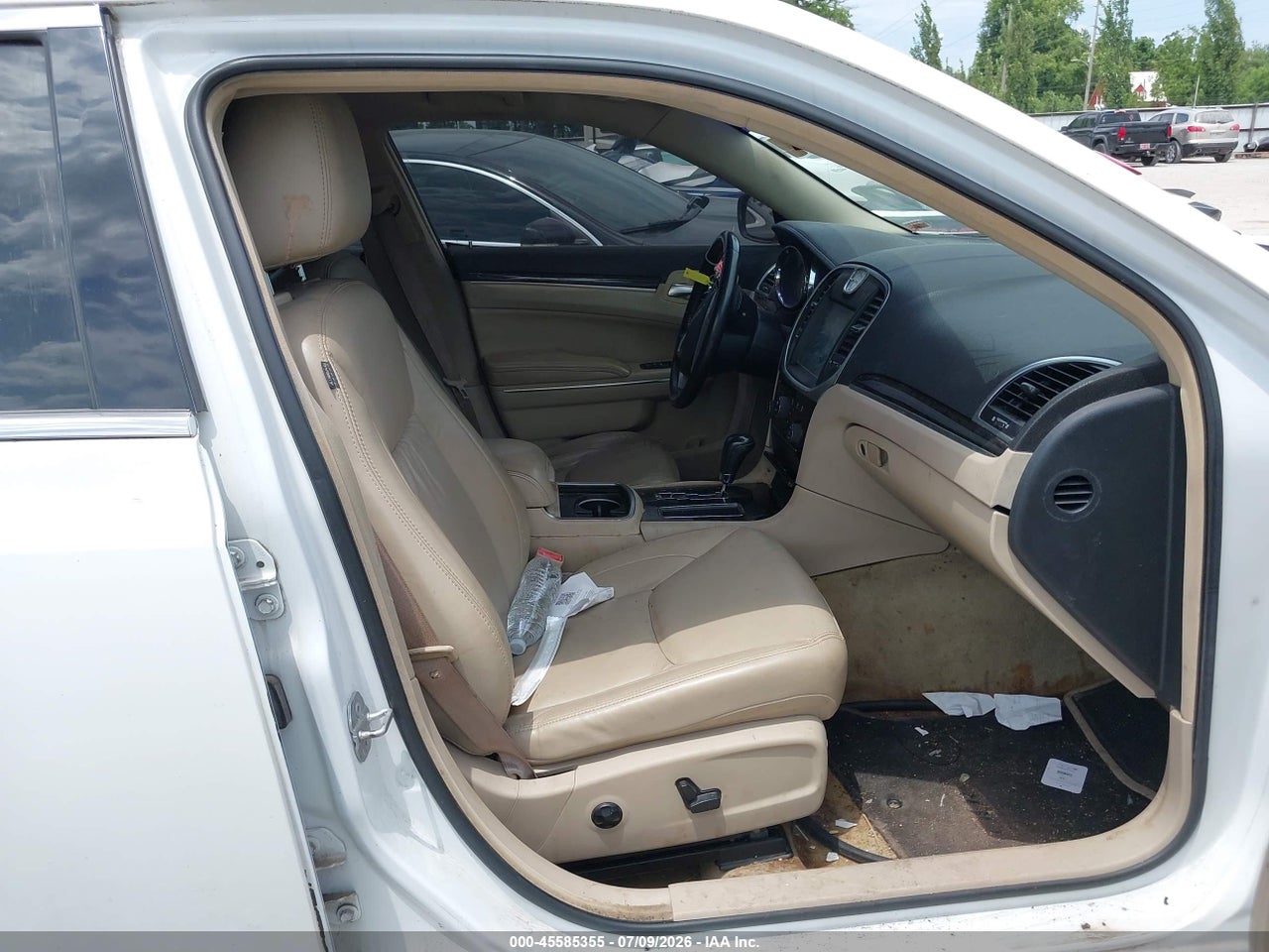 2011 CHRYSLER 300 LIMITED · 5/11