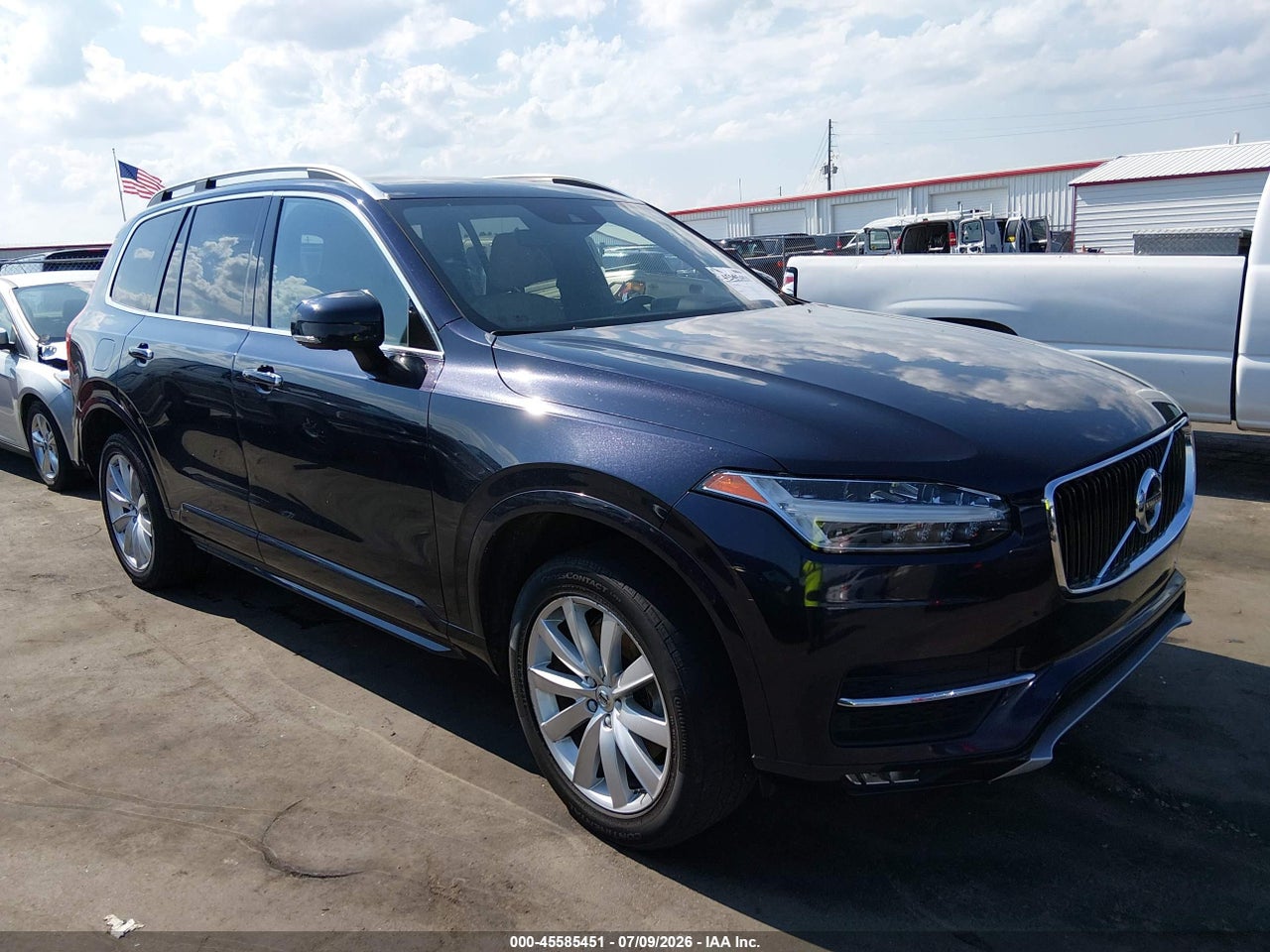 YV4A22PK7H1****** · 2017 VOLVO XC90 T6 MOMENTUM