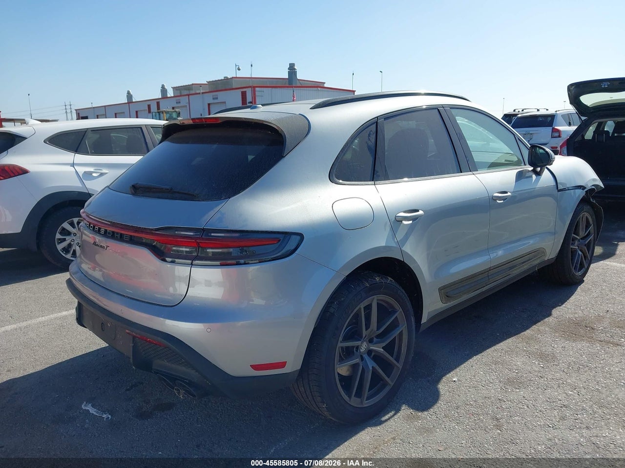 2025 PORSCHE MACAN T · 4/11