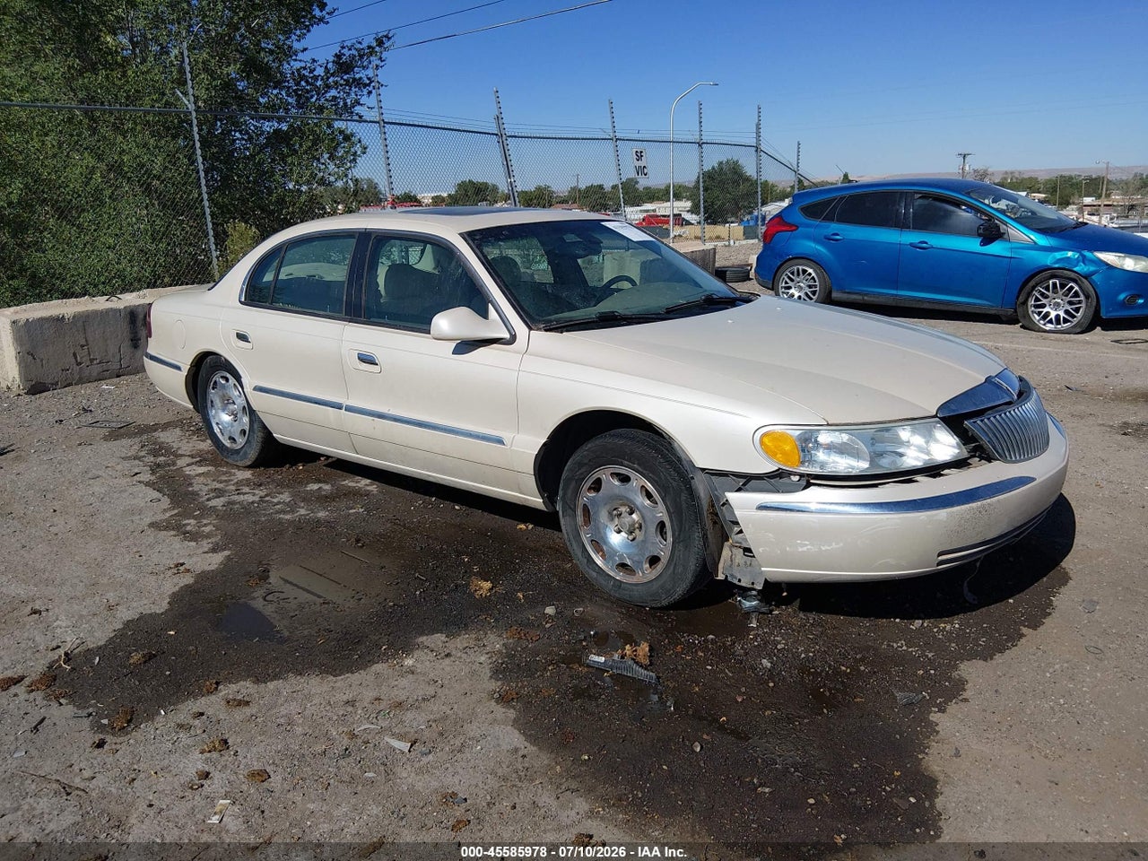 1LNHM97VX2Y****** · 2002 LINCOLN CONTINENTAL