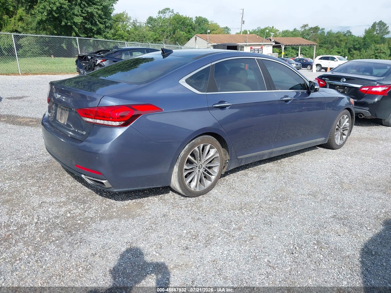 2016 HYUNDAI GENESIS 3.8 · 4/11