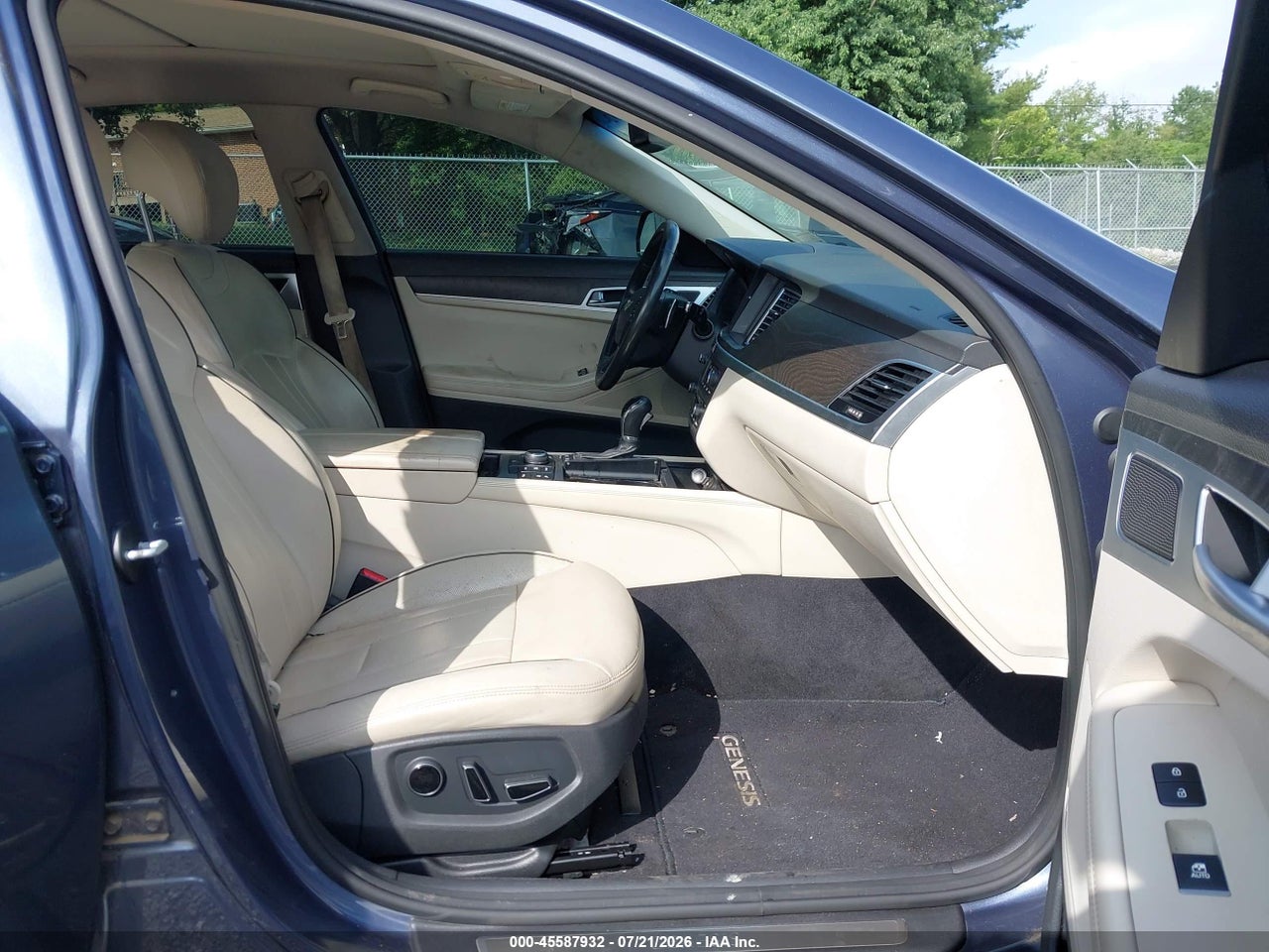 2016 HYUNDAI GENESIS 3.8 · 5/11