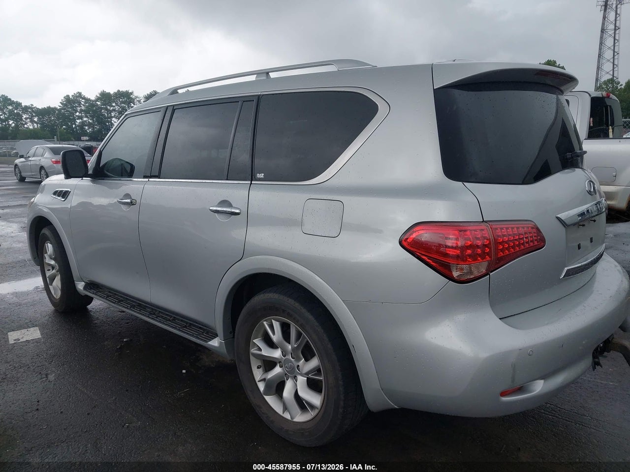 2011 INFINITI QX56   · 3/11