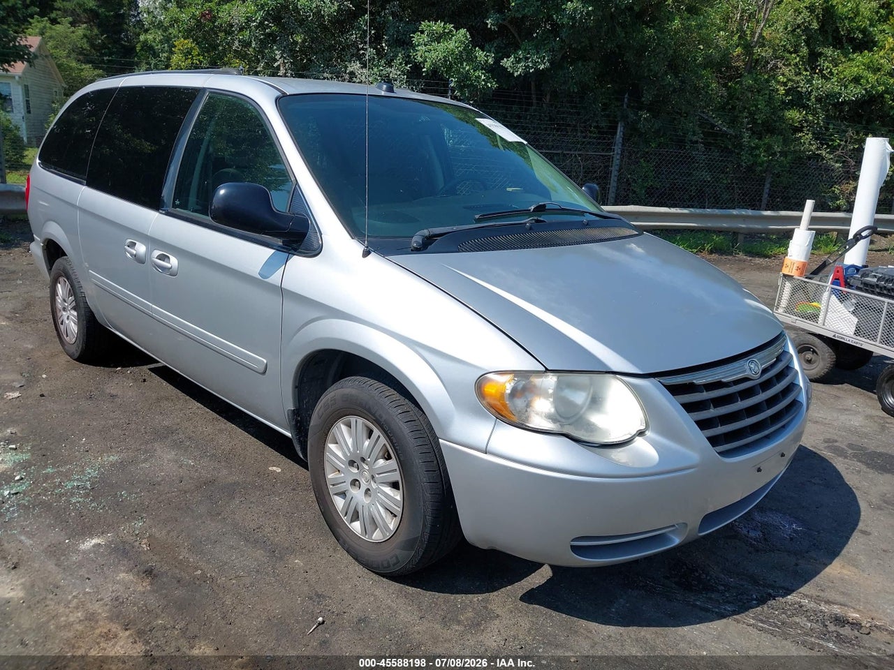 2C4GP44R55R****** · 2005 CHRYSLER TOWN &amp; COUNTRY LX