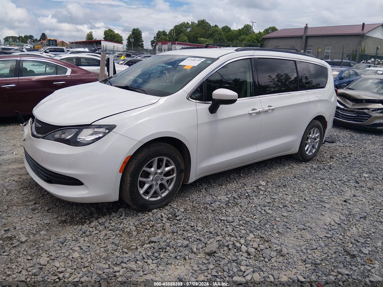 2020 CHRYSLER VOYAGER LXI · 2/11