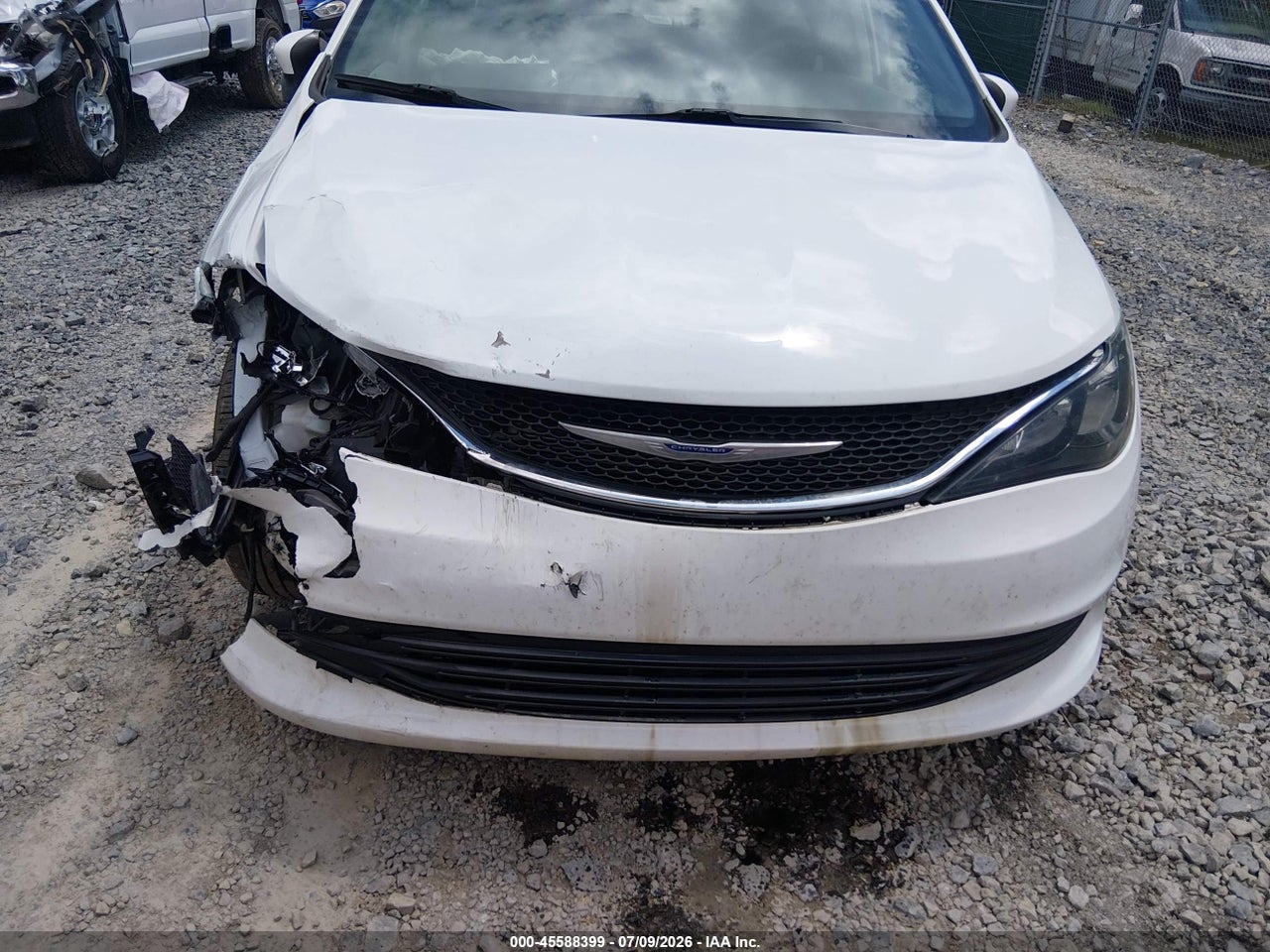 2020 CHRYSLER VOYAGER LXI · 6/11