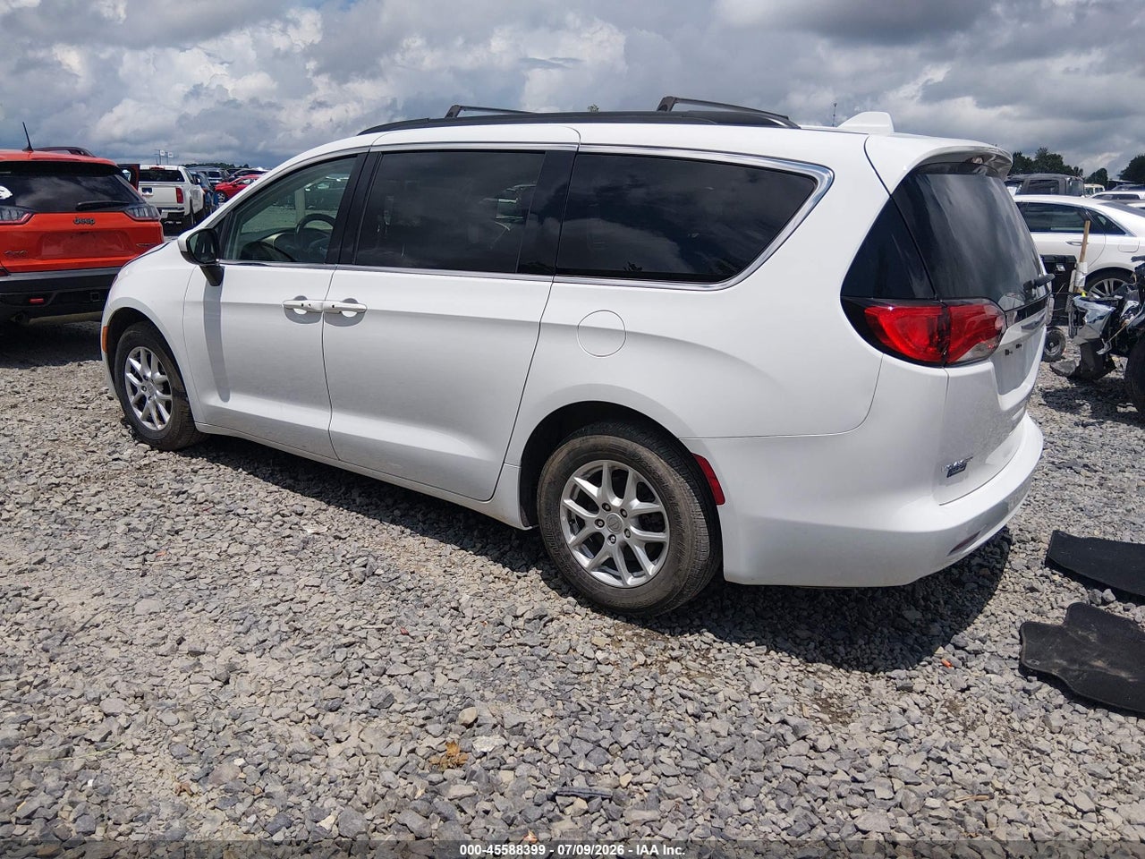 2020 CHRYSLER VOYAGER LXI · 3/11