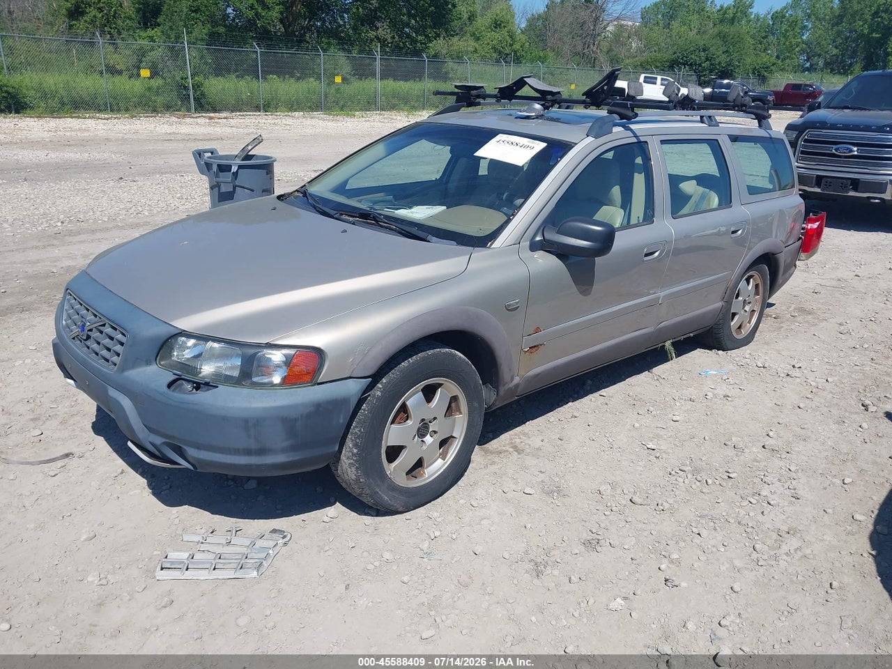 2002 VOLVO V70 XC · 2/11