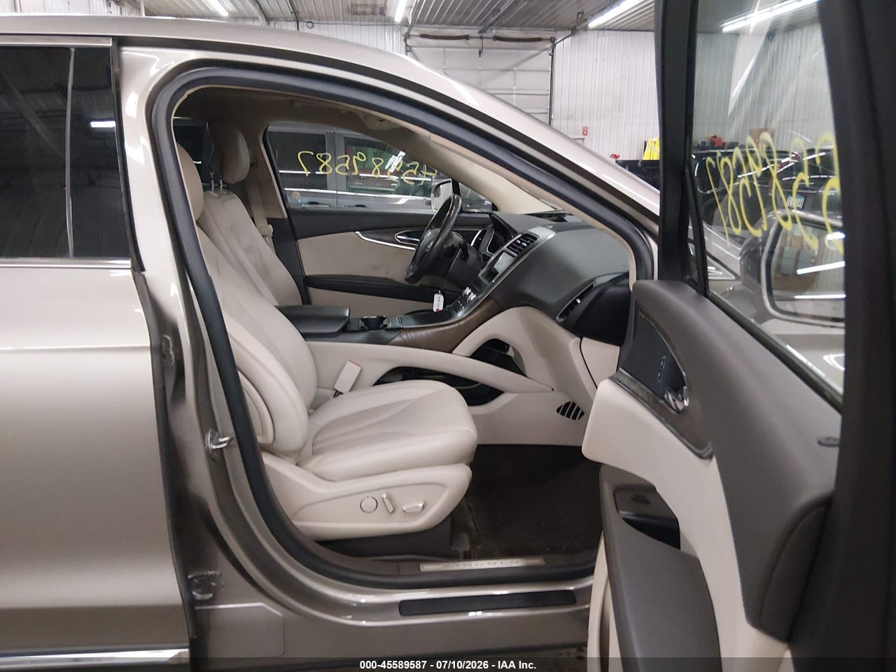 2017 LINCOLN MKX SELECT · 5/11