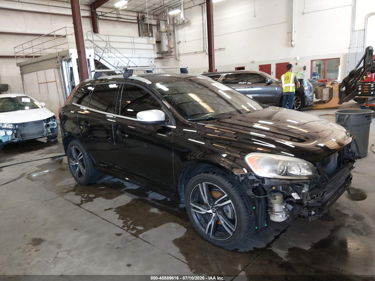YV449MRS3H2****** · 2017 VOLVO XC60 T6 R-DESIGN