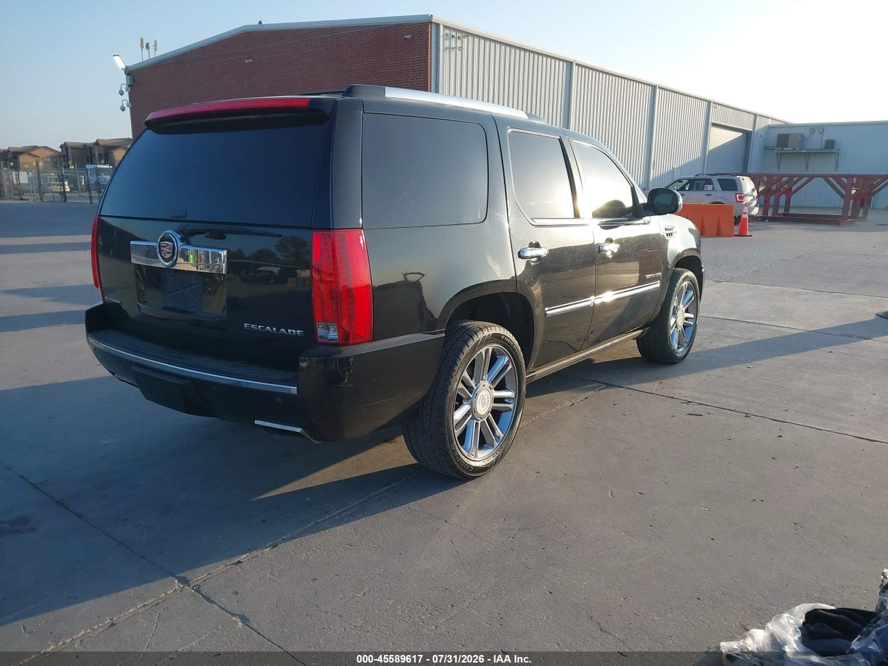 2013 CADILLAC ESCALADE PLATINUM EDITION · 4/11