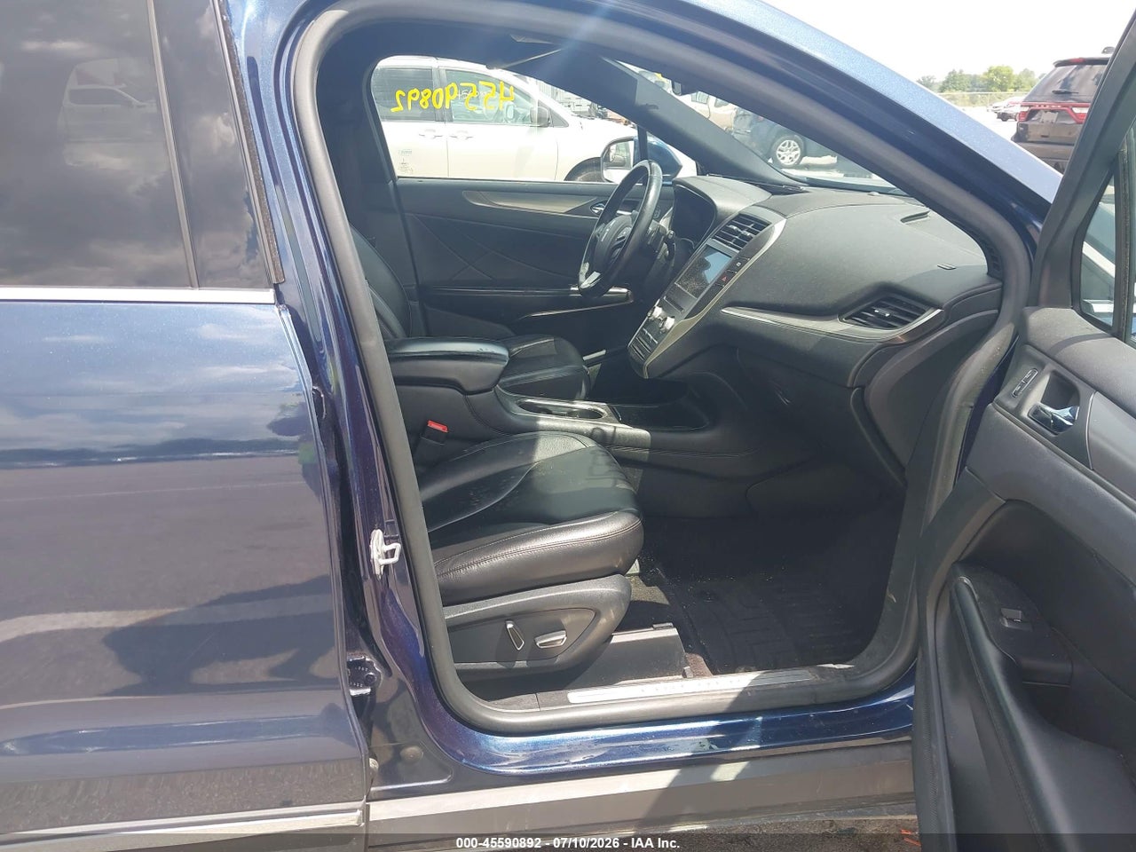 2017 LINCOLN MKC PREMIERE · 5/11