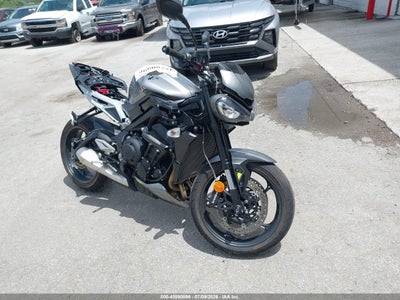 2024 TRIUMPH MOTORCYCLE STREET TRIPLE 765 R