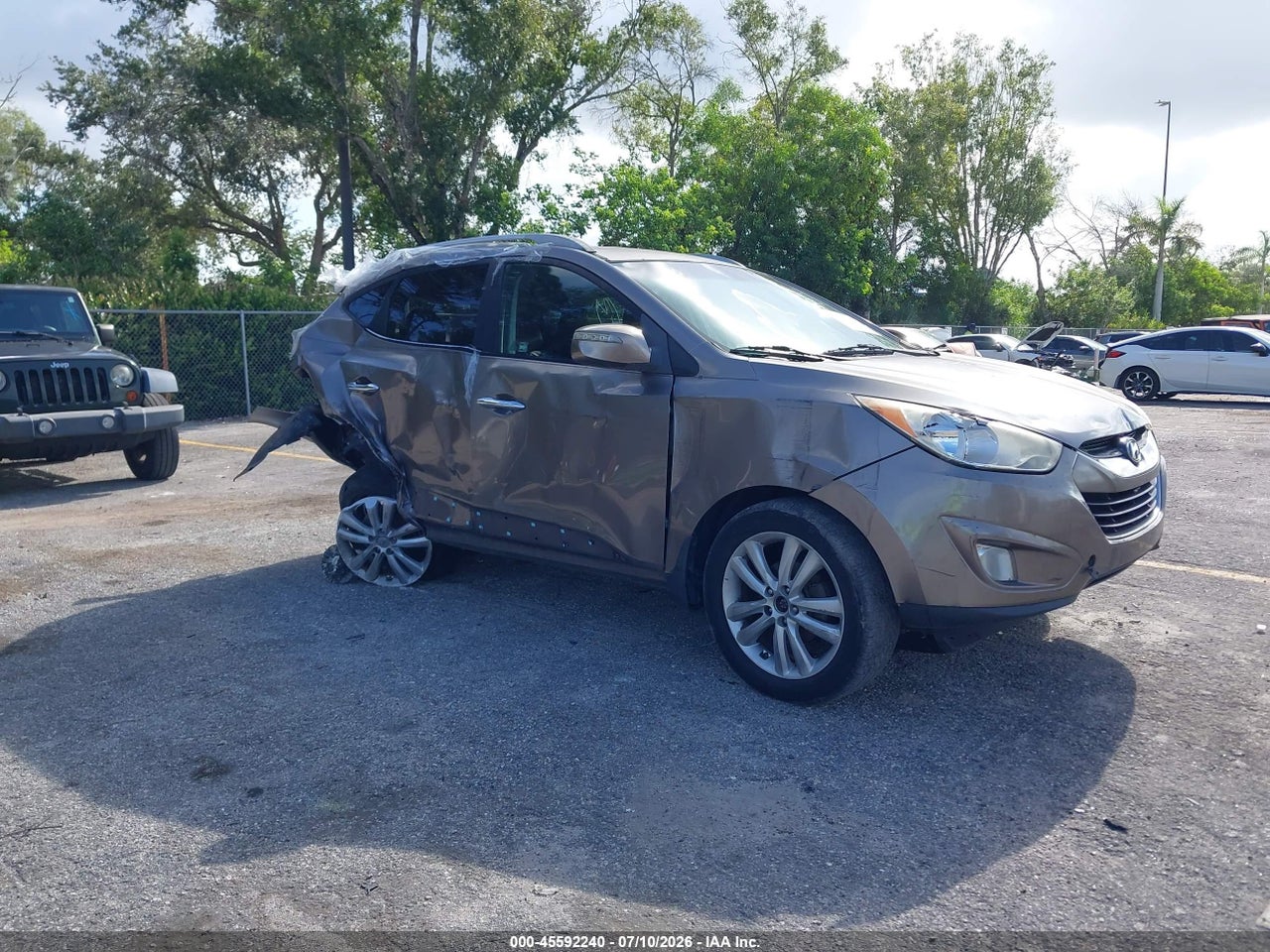 KM8JU3AC7BU****** · 2011 HYUNDAI TUCSON LIMITED