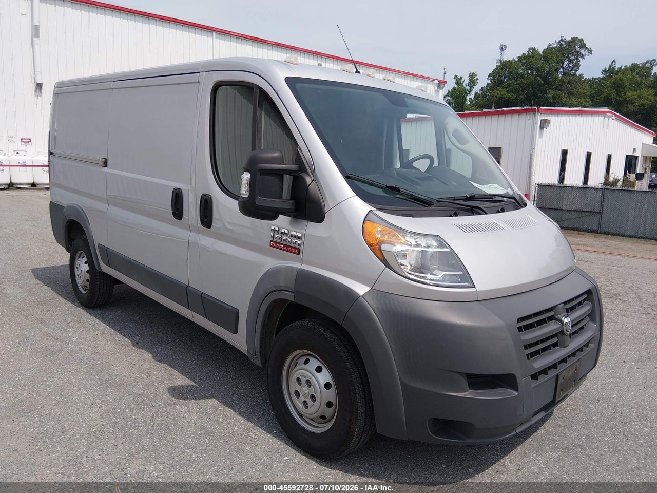 3C6TRVAG7JE****** · 2018 RAM PROMASTER 1500 LOW ROOF 136 WB