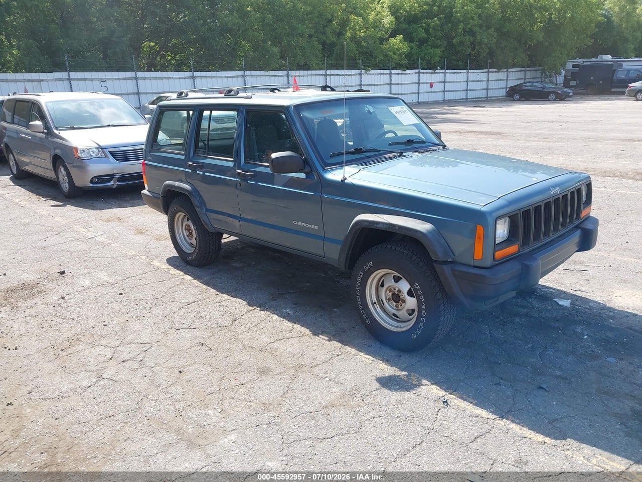 1J4FF28S5XL****** · 1999 JEEP CHEROKEE SE