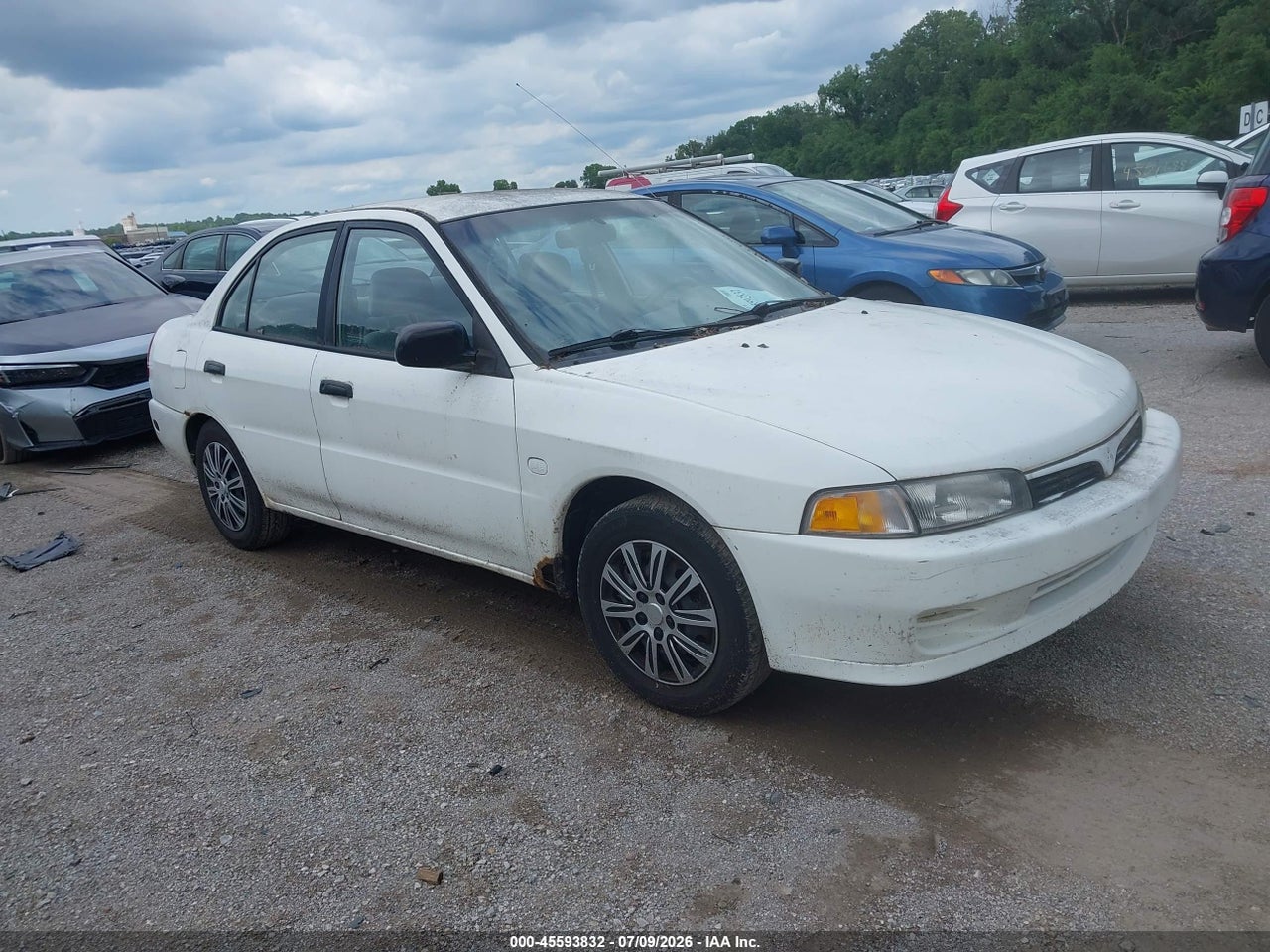 JA3AY26C0YU****** · 2000 MITSUBISHI MIRAGE DE