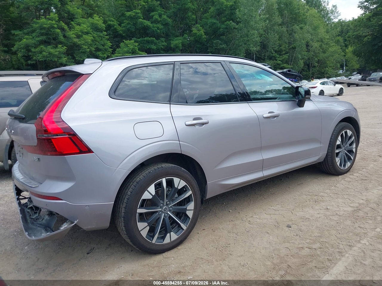 2026 VOLVO XC60 B5 PLUS · 4/11