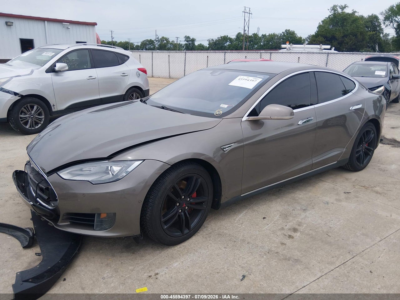 2015 TESLA MODEL S 70D/85D/P85D · 2/11