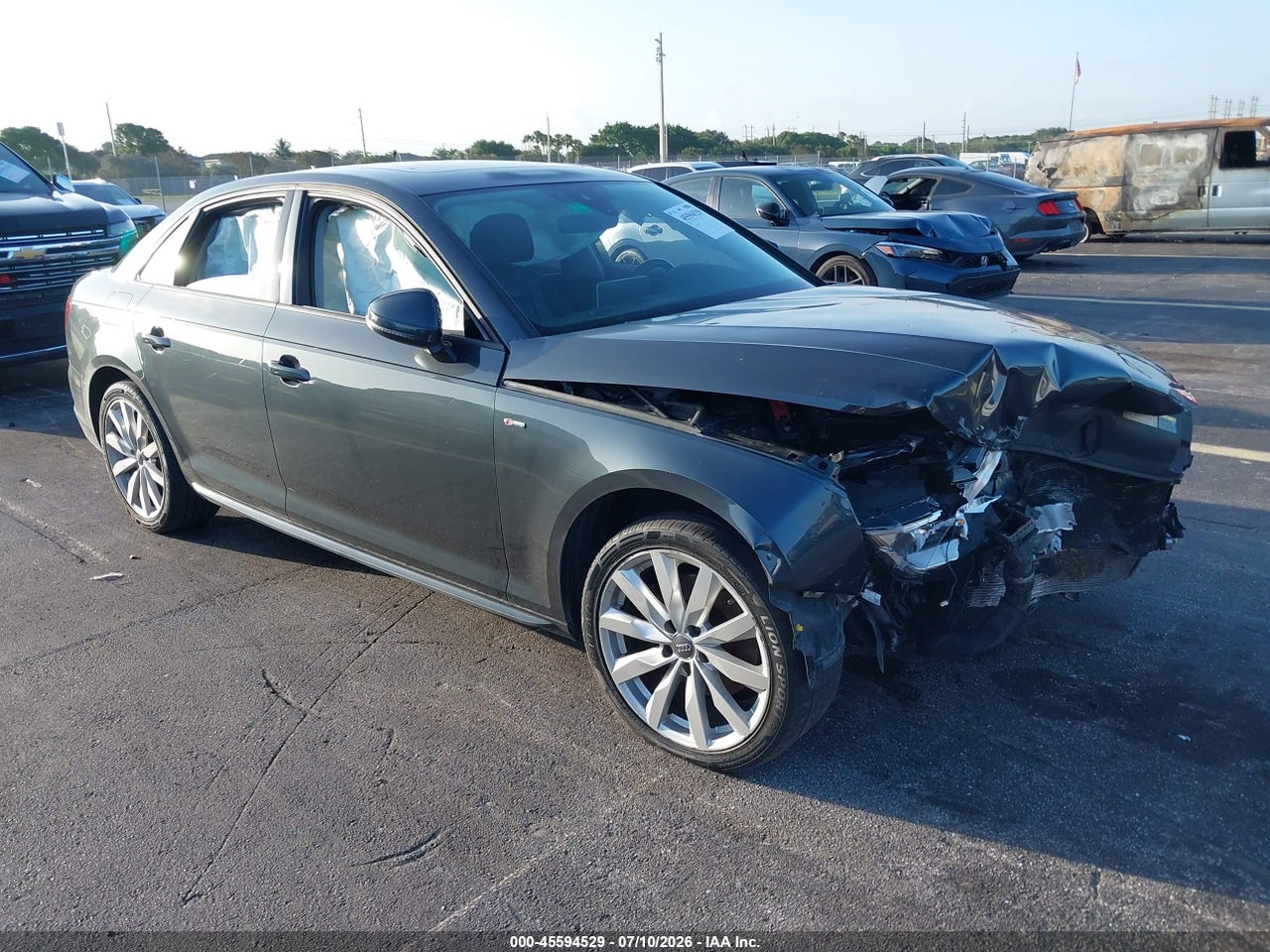 WAUKMAF47JN****** · 2018 AUDI A4 2.0T TECH ULTRA PREMIUM/2.0T ULTRA PREMIUM