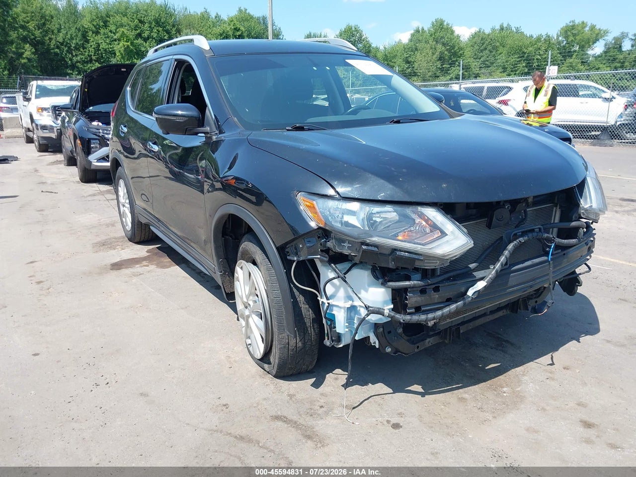 5N1AT2MV6HC****** · 2017 NISSAN ROGUE SV