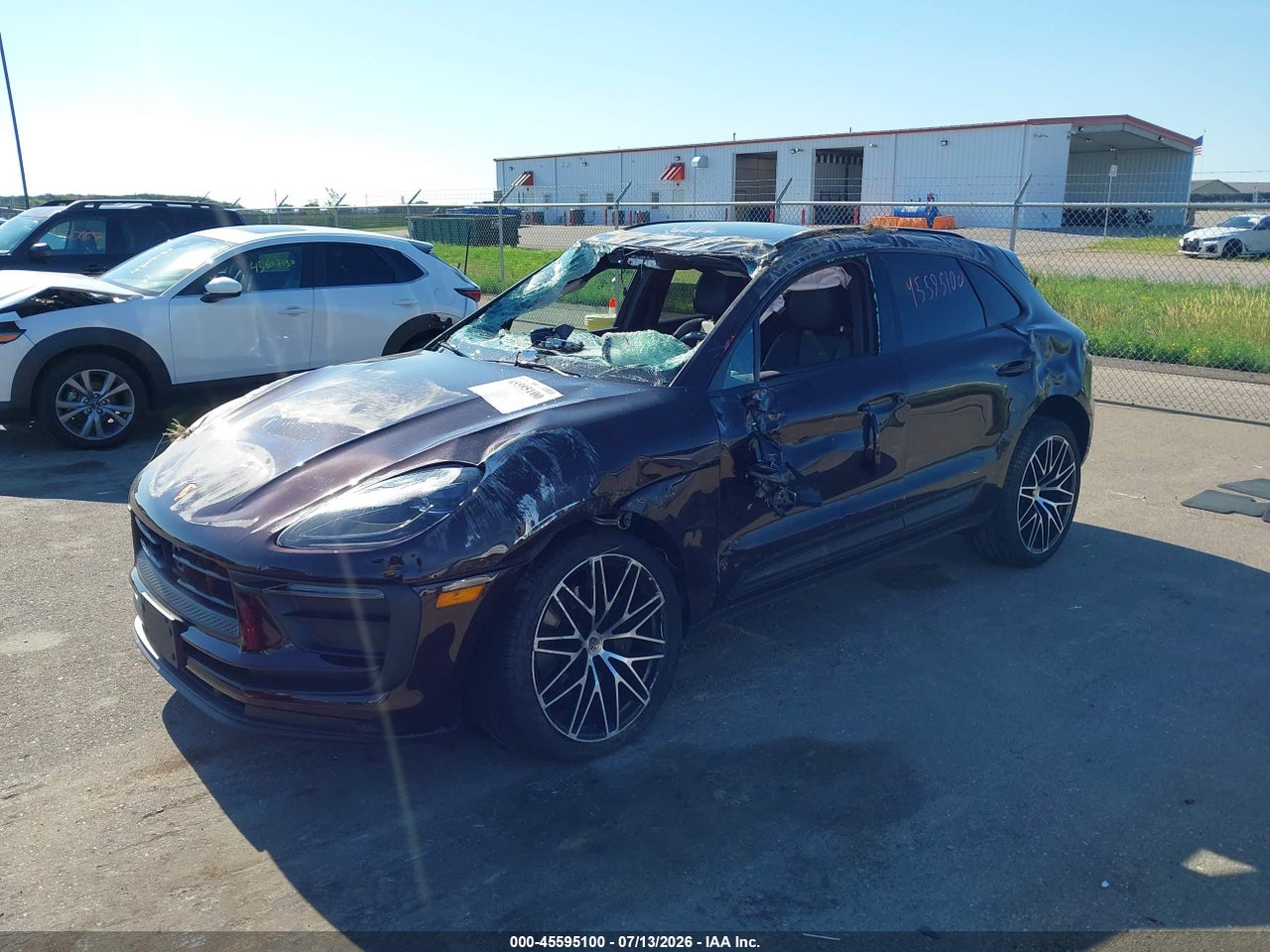 2024 PORSCHE MACAN T · 2/11
