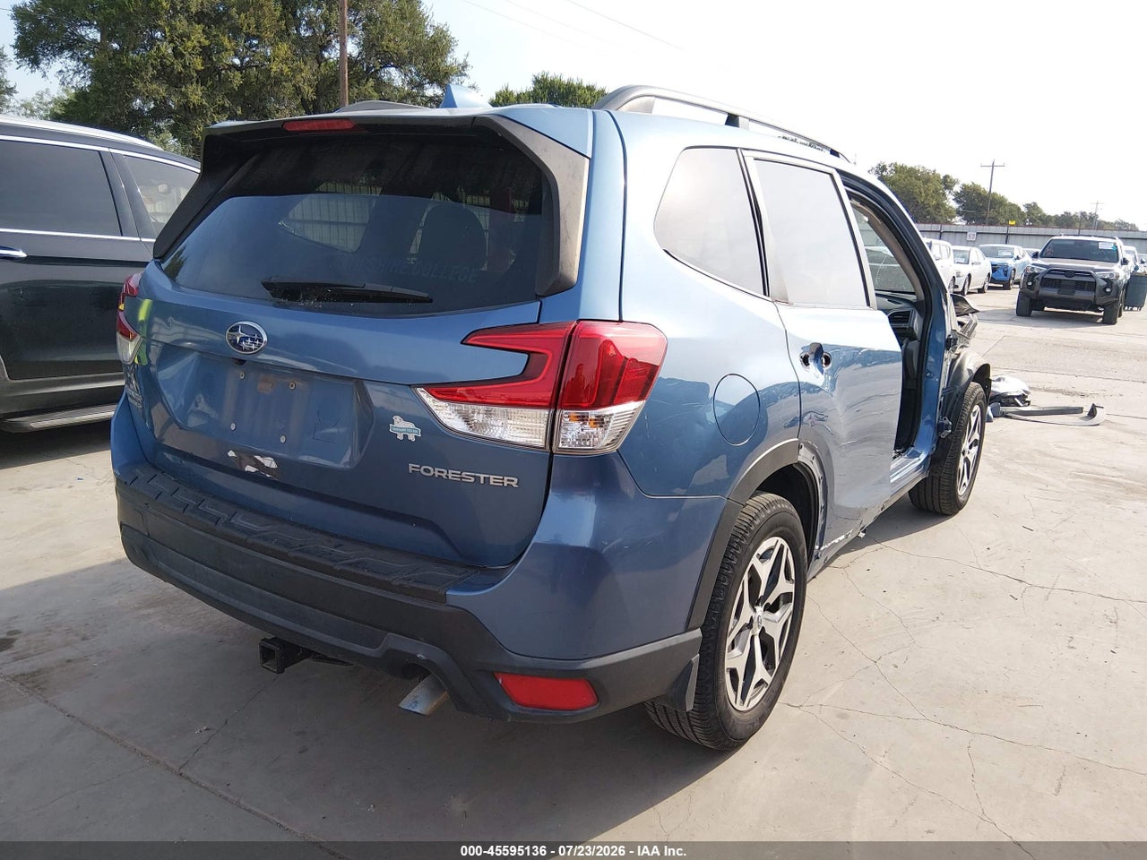 JF2SKAGC8KH****** · 2019 SUBARU FORESTER PREMIUM · 4/11