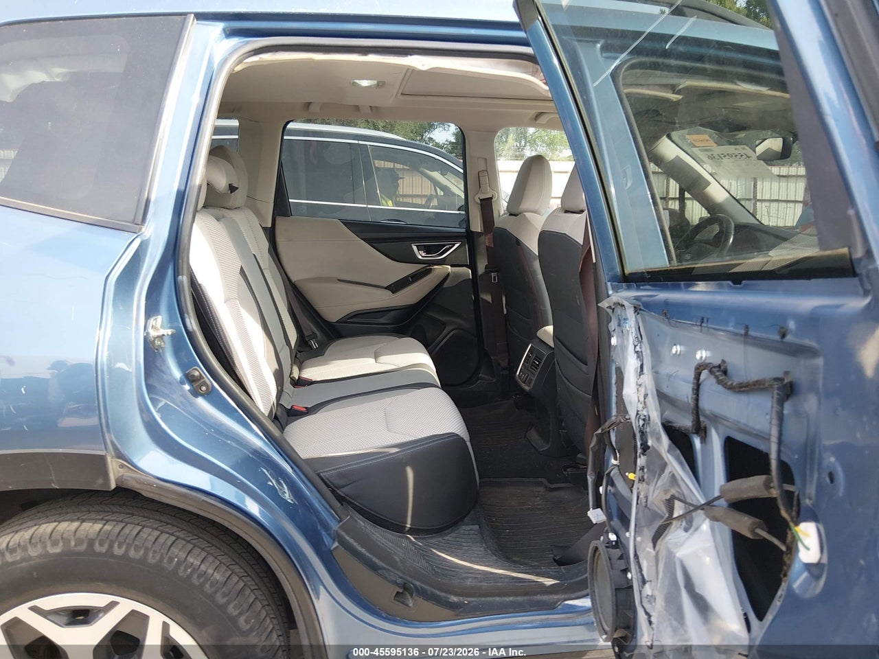 JF2SKAGC8KH****** · 2019 SUBARU FORESTER PREMIUM · 8/11
