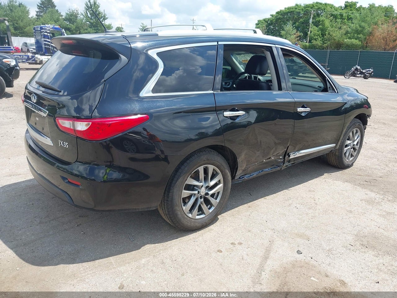 2013 INFINITI JX35   · 4/11