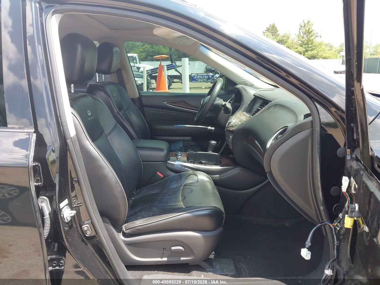 2013 INFINITI JX35   · 5/11