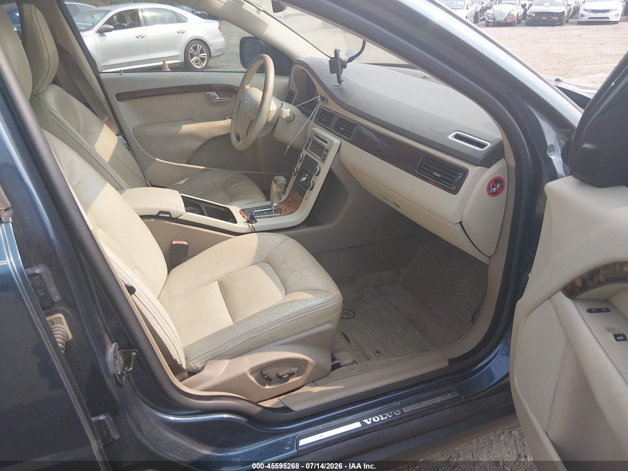 2009 VOLVO XC70 3.2 · 5/11