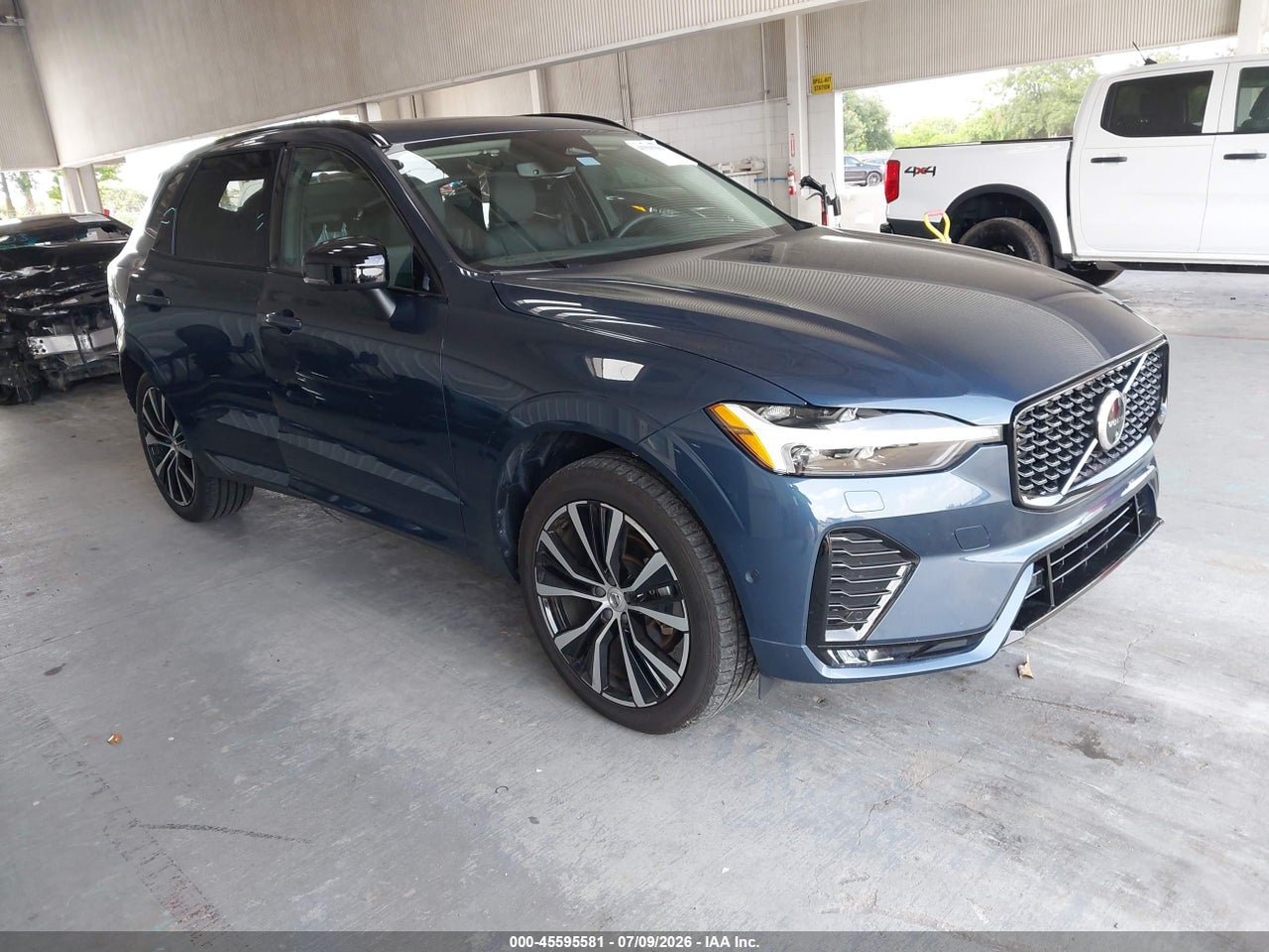 YV4L12RL4R1****** · 2024 VOLVO XC60 B5 PLUS DARK THEME