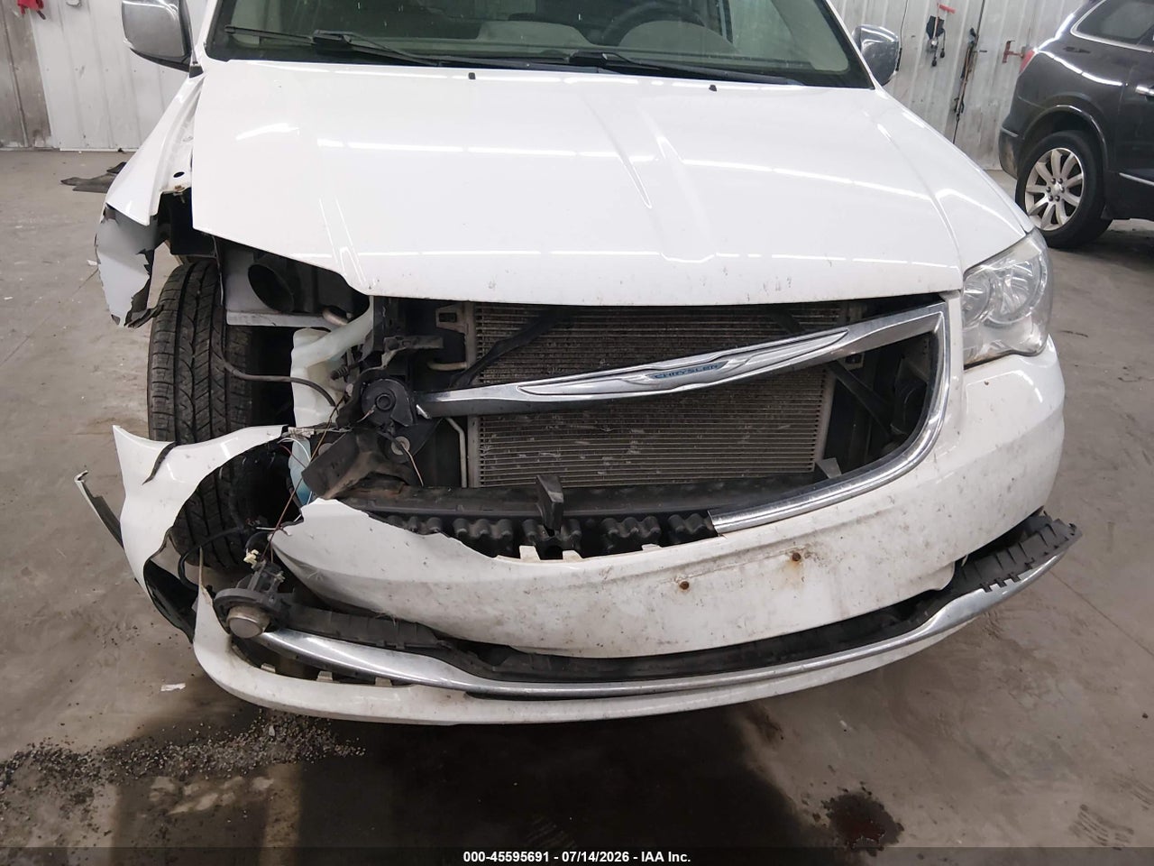 2015 CHRYSLER TOWN &amp; COUNTRY TOURING-L · 6/11