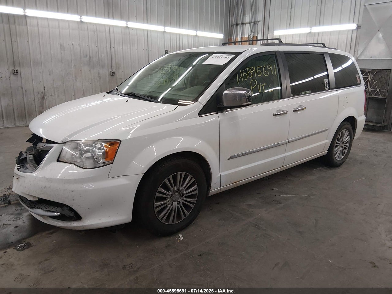 2015 CHRYSLER TOWN &amp; COUNTRY TOURING-L · 2/11