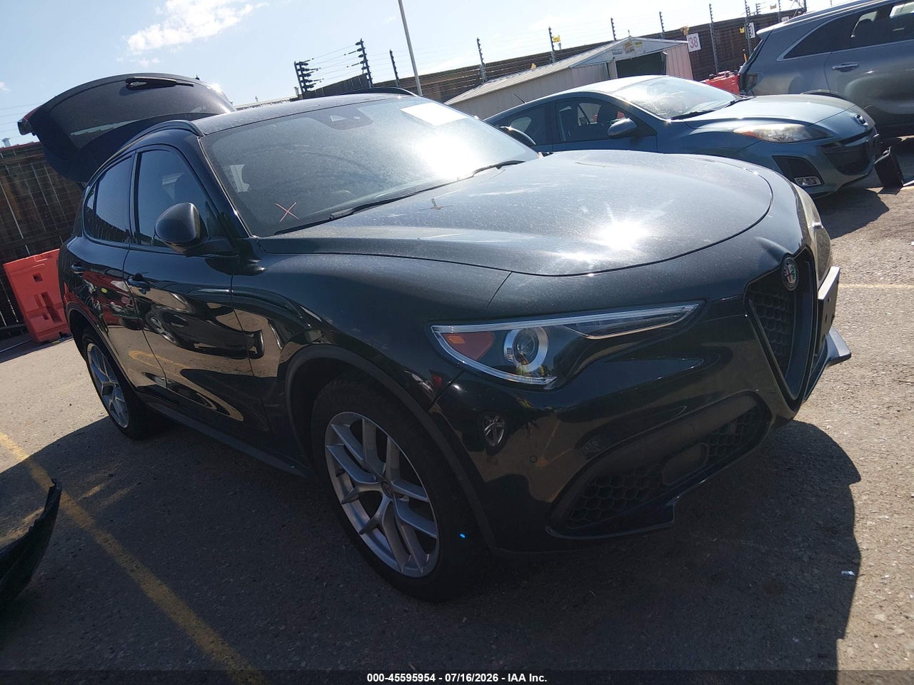 ZASFAKNN5J7****** · 2018 ALFA ROMEO STELVIO TI SPORT AWD