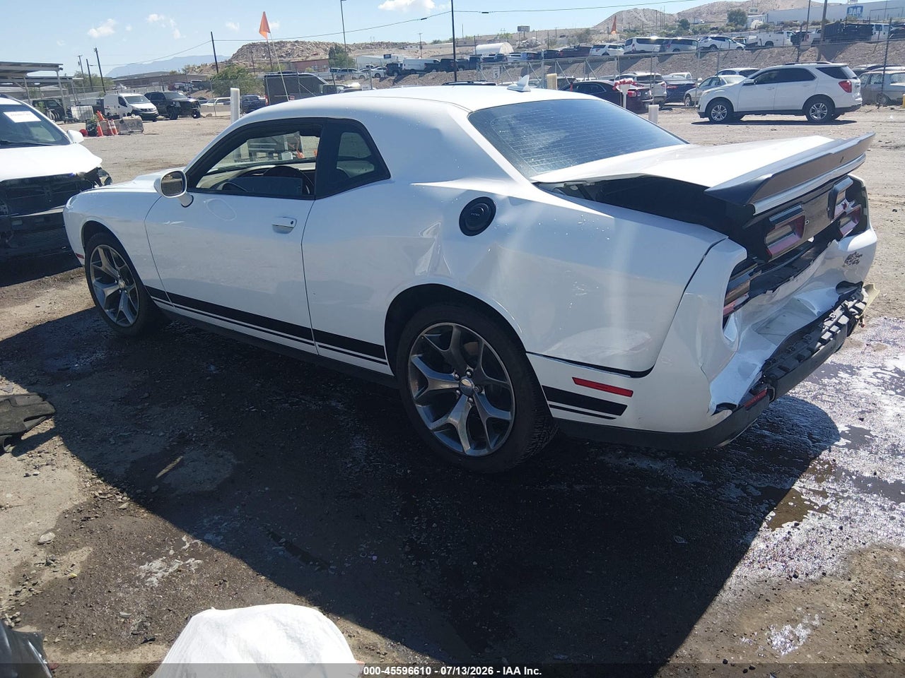 2016 DODGE CHALLENGER SXT · 3/10