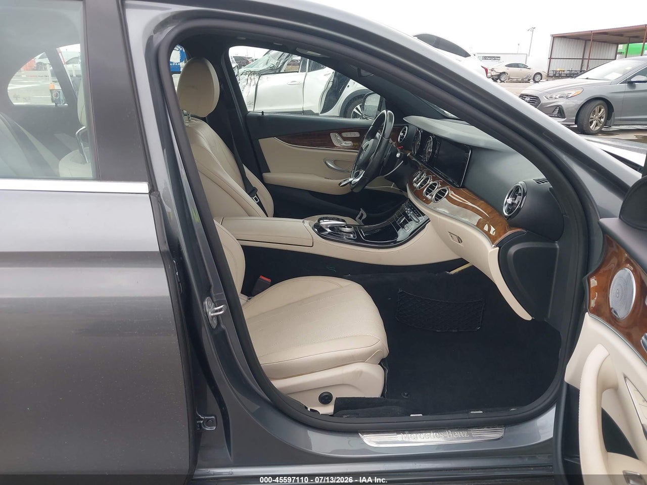 2018 MERCEDES-BENZ E 300   · 5/11