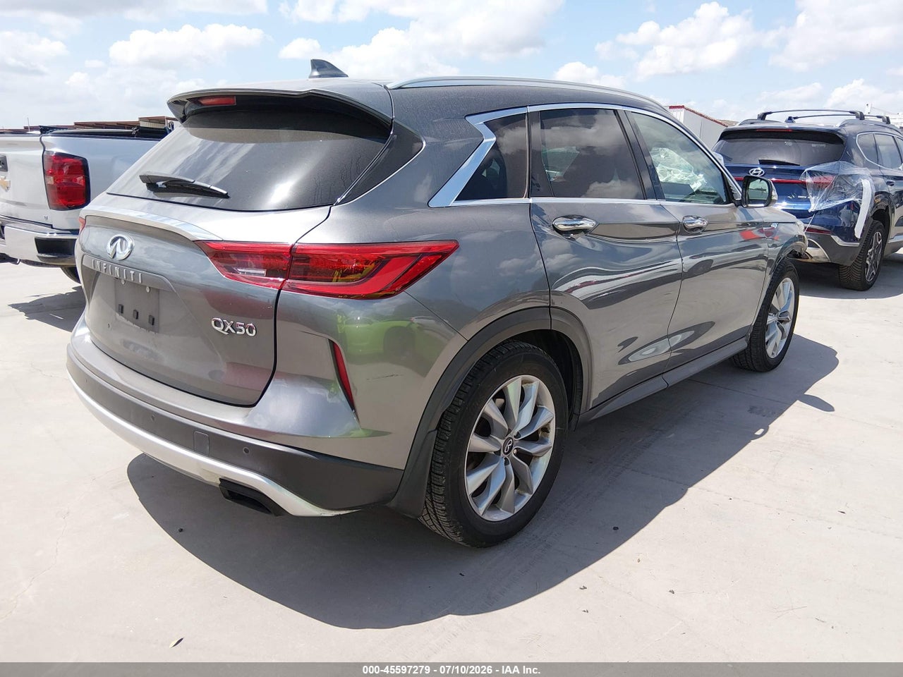 2020 INFINITI QX50 LUXE · 4/11