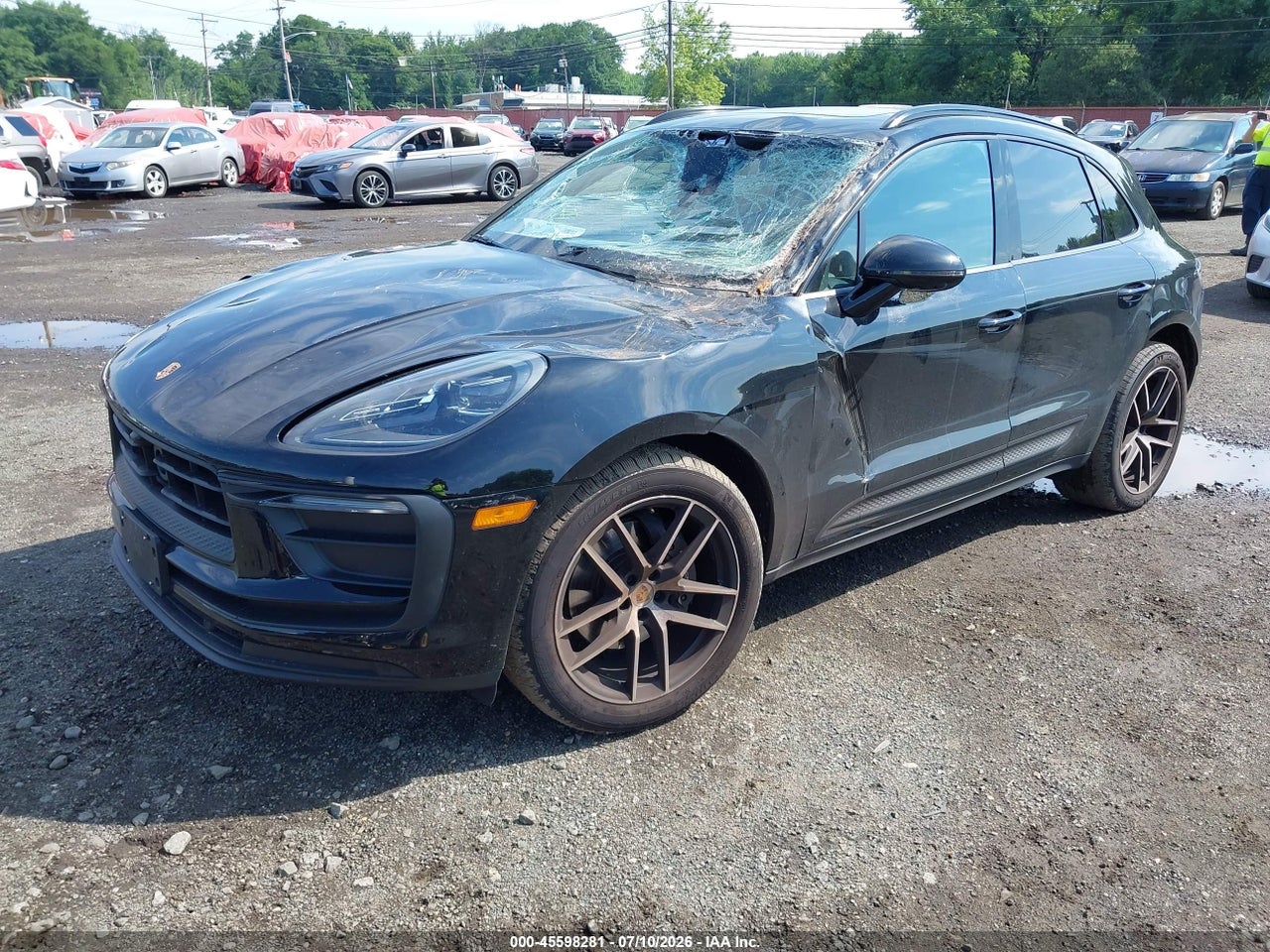 2025 PORSCHE MACAN T · 2/11