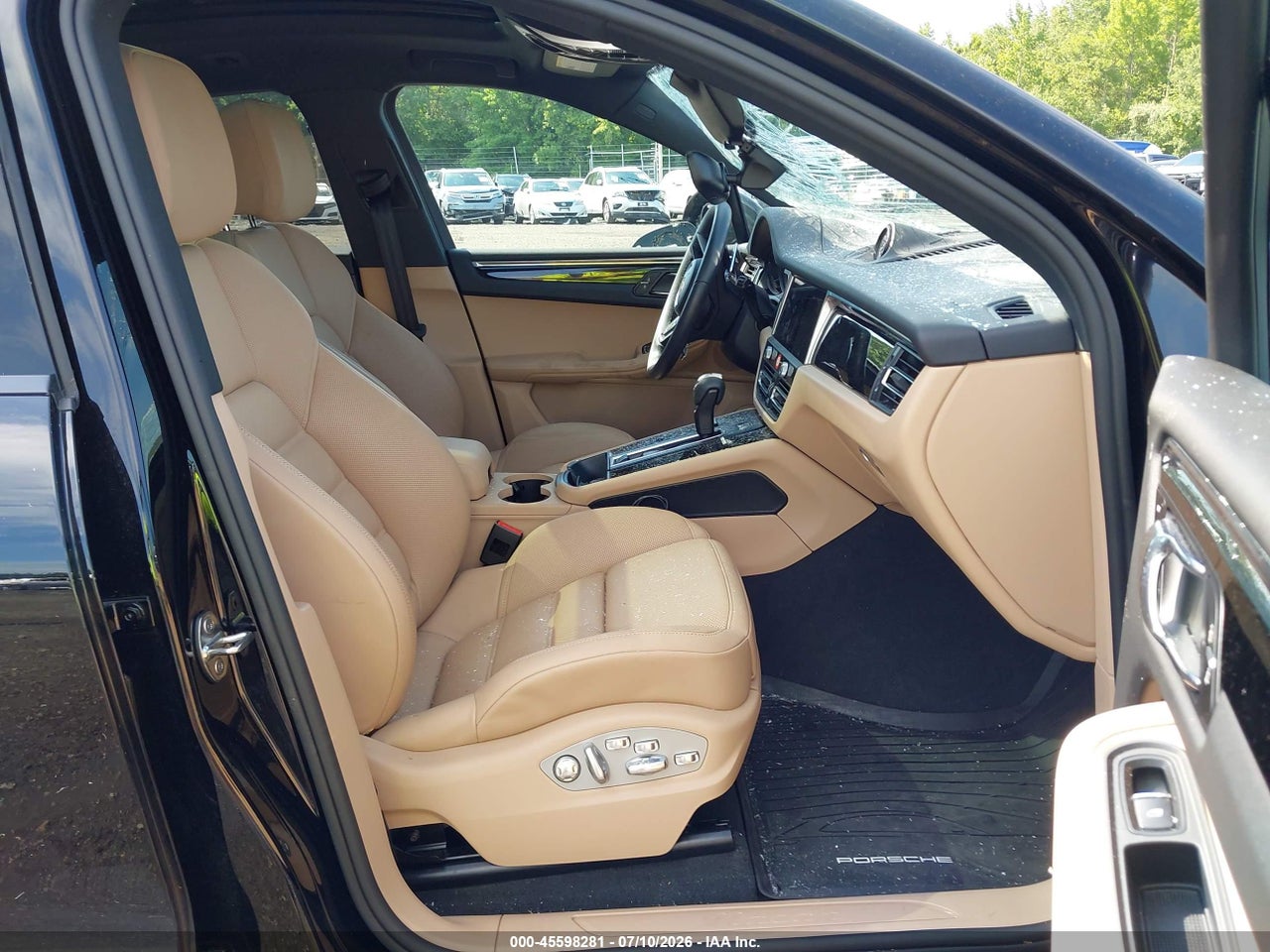 2025 PORSCHE MACAN T · 5/11