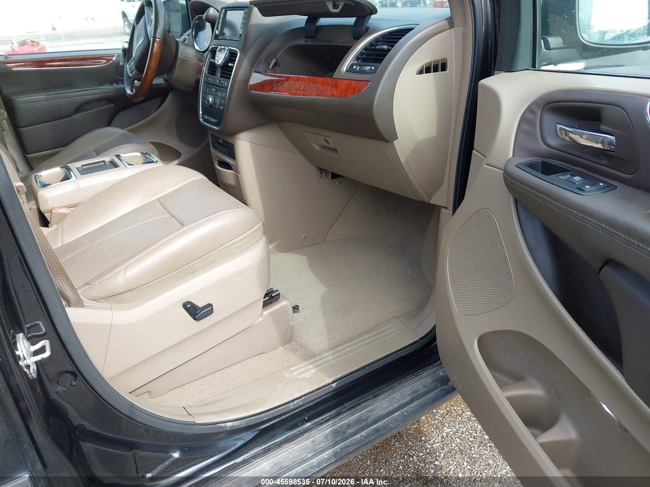 2014 CHRYSLER TOWN &amp; COUNTRY LIMITED · 5/11