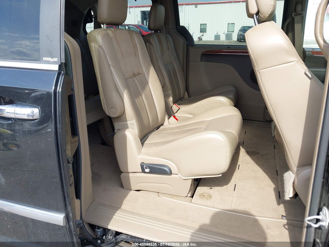 2014 CHRYSLER TOWN &amp; COUNTRY LIMITED · 8/11