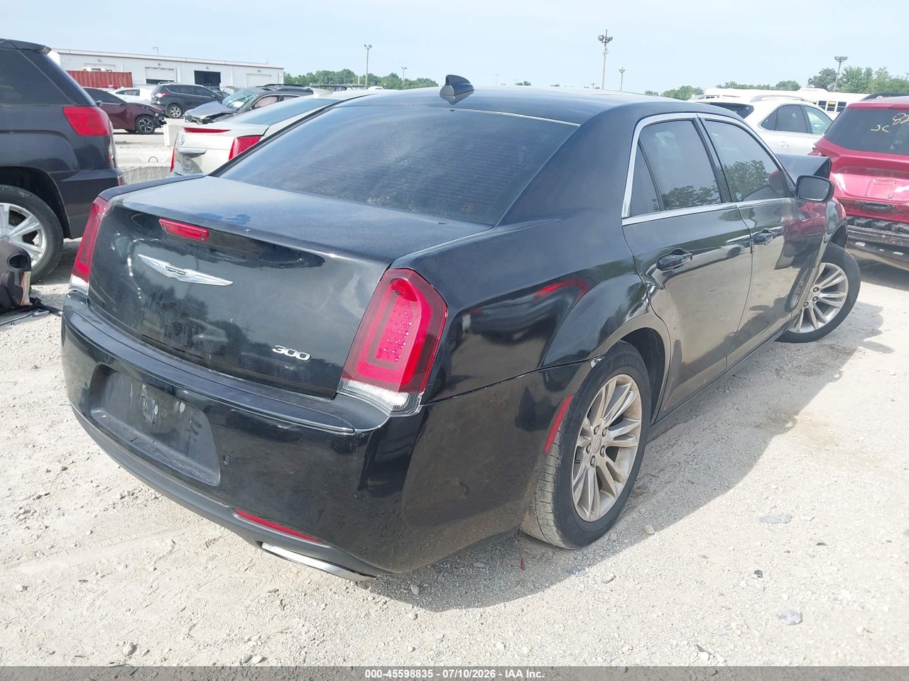 2017 CHRYSLER 300 LIMITED · 4/11