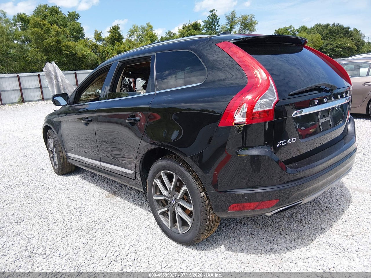 2016 VOLVO XC60 T6 DRIVE-E · 3/11